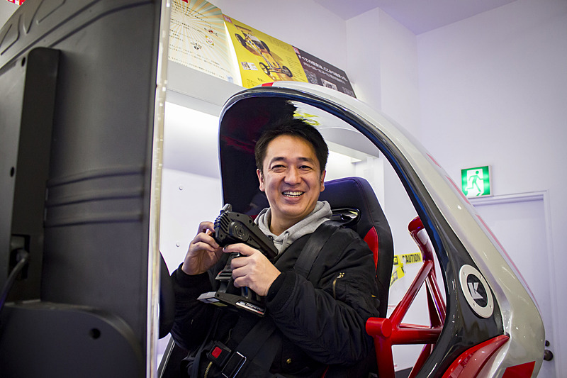 最初はRIDE ON SYSTEMのアクセルとブレーキは使わずに、慣れたホイラープロポで操作させてもらった