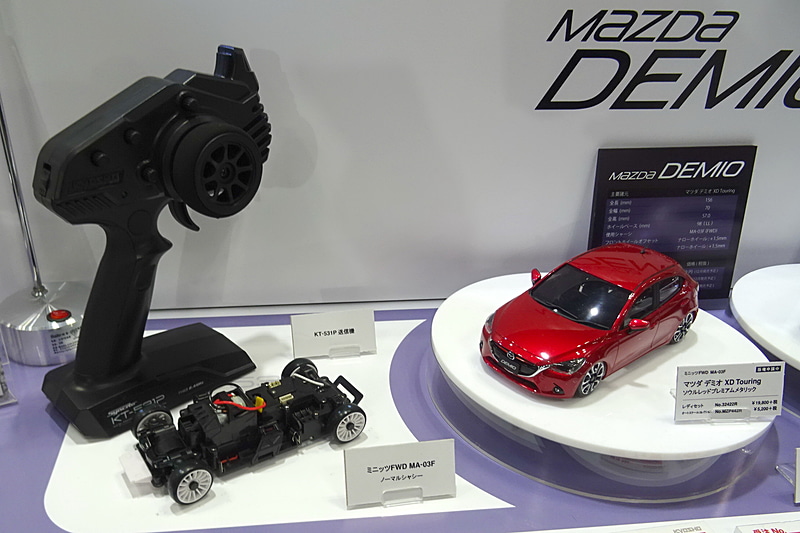 手のひらサイズの1/27スケールなのに、走りの楽しさは1/10スケールのラジコンカーと変わらないクオリティ。次期ミニッツシリーズの新シャーシはFF