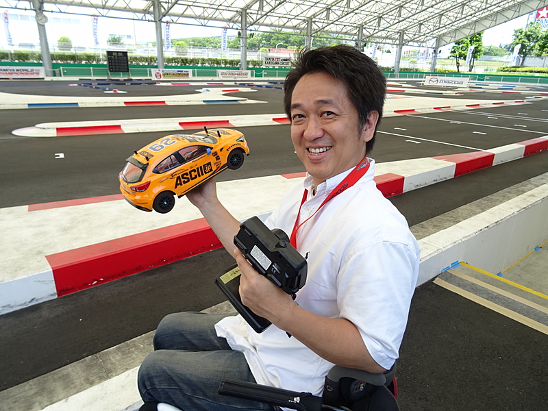 メーカー問わずさまざまなジャンルのラジコンを購入し、それらのレースにもチャレンジ！