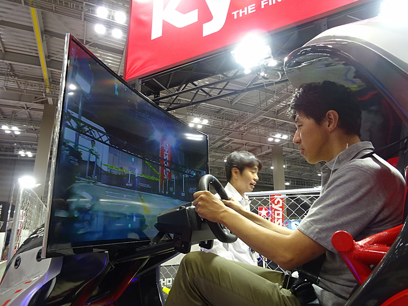 ホビーショーではほかのラジコンと混信してしまい、映像の遅延が見られた