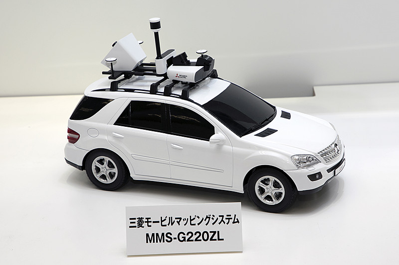 三菱モービルマッピングシステム（MMS）のデータを集めるクルマの模型