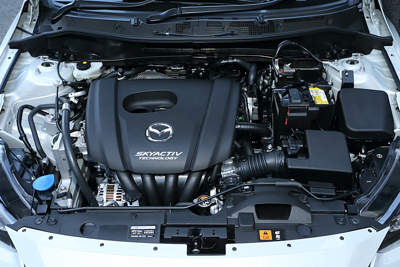 最高出力68kW（92PS）/6000rpm、最大トルク121Nm（12.3kgm）/4000rpmを発生する直列4気筒DOHC 1.3リッターエンジン