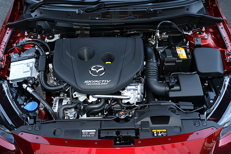 最高出力77kW（105PS）/4000rpm、最大トルク250Nm（25.5kgm）/1500-2500rpmを発生する直列4気筒DOHC 1.5リッター直噴ディーゼルターボエンジン