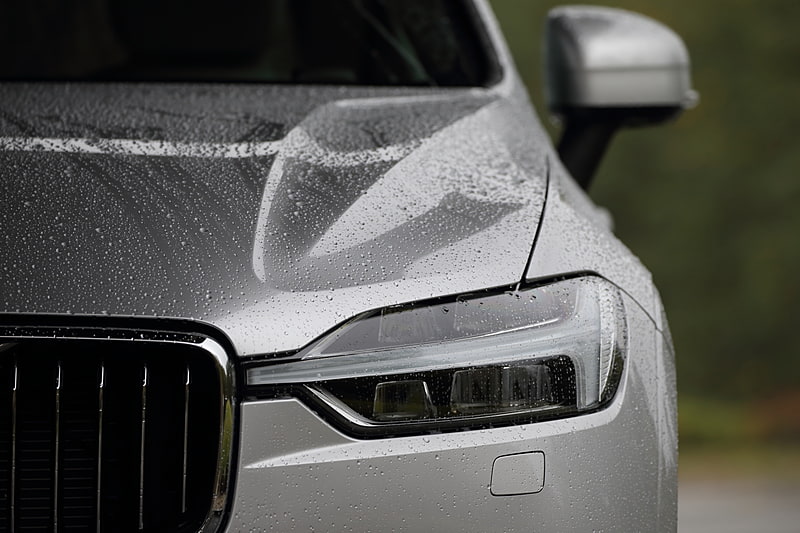 「トールハンマー」と呼ばれるLEDデイタイム・ランニング・ライトはグリルに連続するほどのサイズになり、さらに印象度を高めた