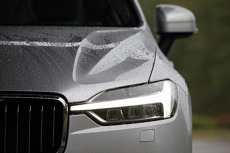 「トールハンマー」と呼ばれるLEDデイタイム・ランニング・ライトはグリルに連続するほどのサイズになり、さらに印象度を高めた