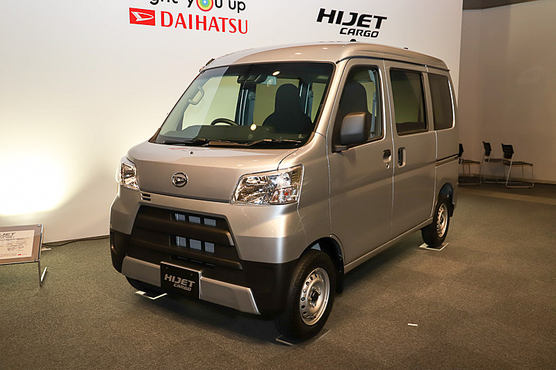 ハイゼット カーゴ。グレードは「デラックス“SA III”」