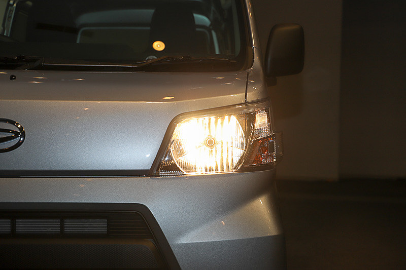 ハロゲンヘッドライトの点灯パターン