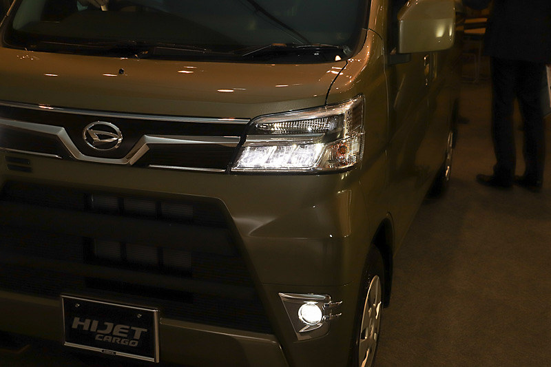 LEDヘッドライトの点灯パターン