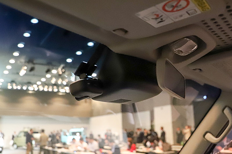 オプションとなるナビ連動タイプのドライブレコーダーを装着