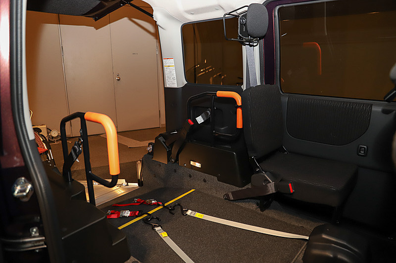 リアの車いすスペース