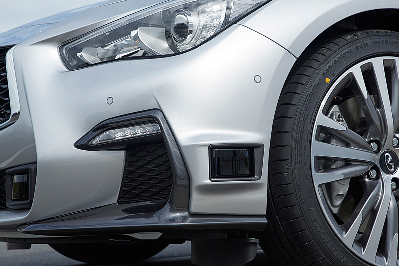 12個の「超音波ソナー」、12個の「光学式カメラ」、9個の「ミリ波レーダー」、6個の「レーザースキャナー」をセンサーとして搭載