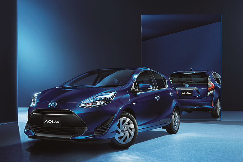 「アクア」の特別仕様車「S“Style Black”」