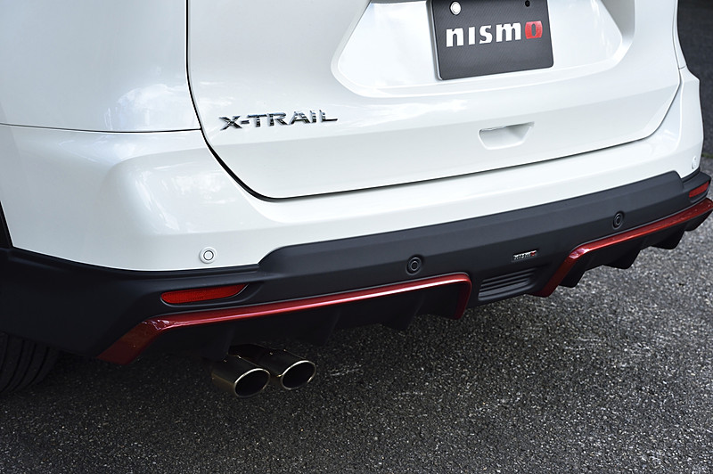 フロントアンダースポイラー、リアアンダースポイラー、サイドスカートをセットにした「エアロキット」は塗装済みで23万8000円（税別）