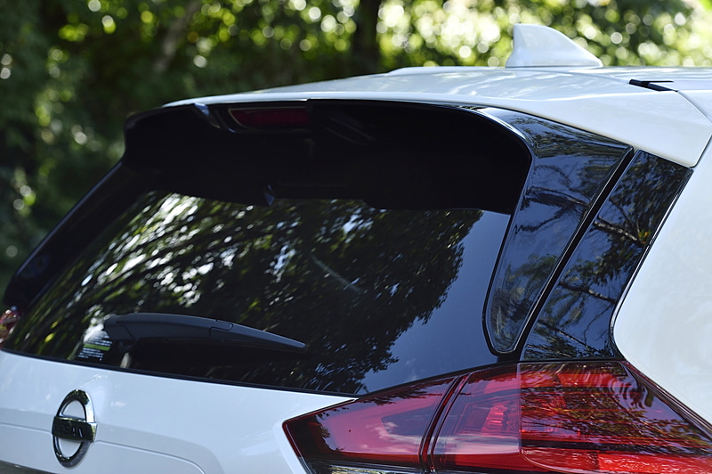 「ルーフスポイラー」（税別5万5000円）