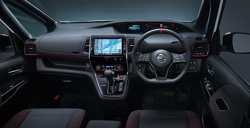 レッドアクセントを随所に取り入れるインテリア