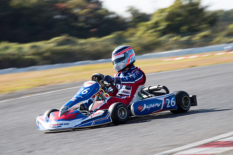 フリー走行では琢磨選手もカートに