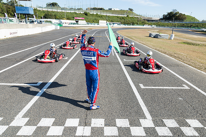 模擬レースがスタート