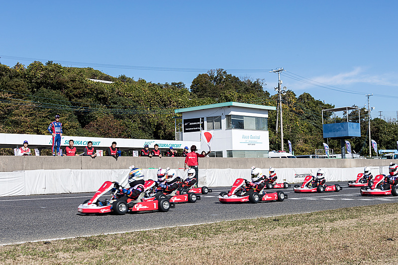 事前に練習を行なったとはいえ見事なローリングスタート