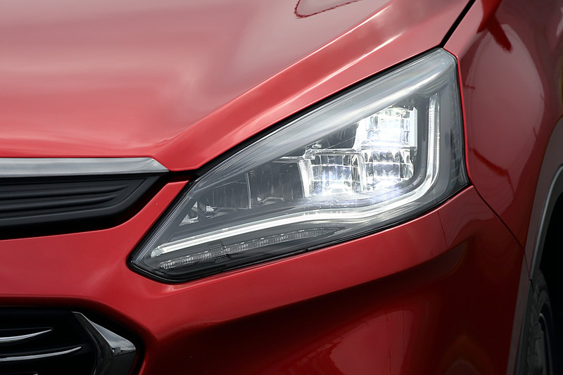 新開発となるLEDヘッドライト＆テールランプの点灯パターン。フォグランプも備わる