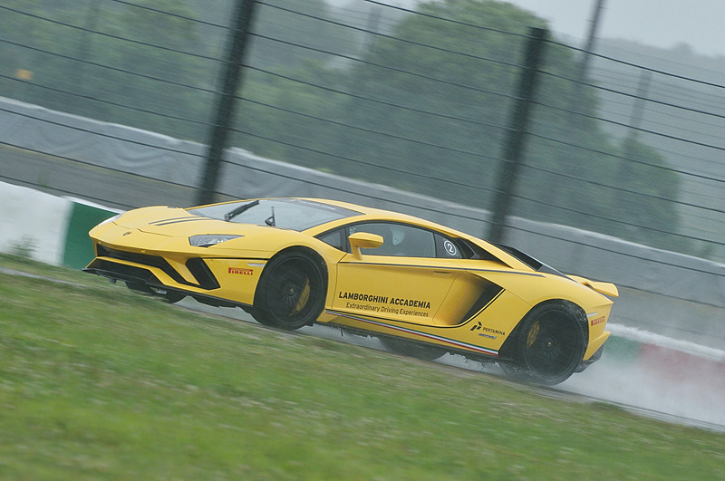 鈴鹿ではウェット走行を体験できた