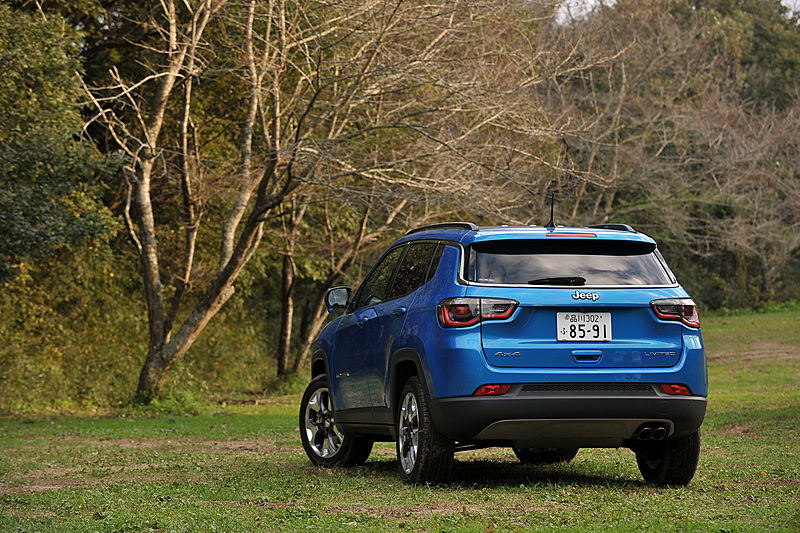 最上級グレード「Limited」の価格は419万円。Limitedではクラッシュミティゲーション付前面衝突警報、ブラインドスポットモニター/リアクロスパスディテクション、ParkSenseフロント・リアパークアシスト、Parkviewリアバックアップカメラといった安全装備を標準で装備する