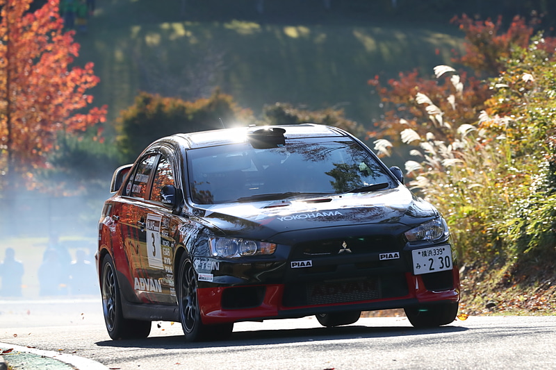総合2位 奴田原文雄/佐藤忠宜組”ADVAN-PIAAランサー”（三菱ランサーエボリューションX）
