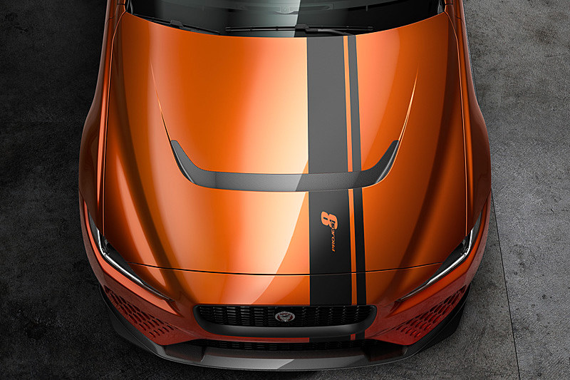 オプションの「Bespoke by SVOエディション」を選択すると、ボディカラーやデカールなど、自分好みの1台に仕上げることができる