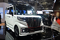スズキ、12月登場の新型「スペーシア」「スペーシア カスタム」特設