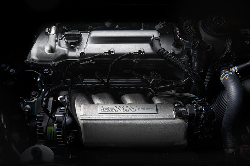 ヴィッツGRMNはスーパーチャージャーを搭載する直列4気筒1.8リッターエンジンを搭載