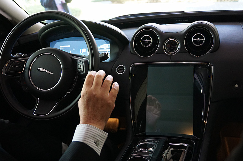 IVIだけをリブートしているところ。メータークラスターはなにも影響を受けていない