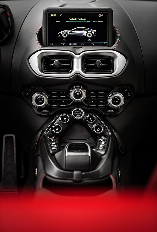 新型ヴァンテージのインテリア