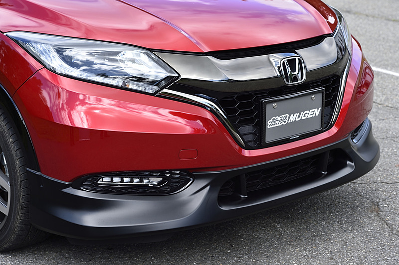 「フロントアンダースポイラー」「サイドスポイラー」「リアアンダースポイラー」の3点セットで構成される「スタイリングセット」は対応グレード別に3種類が用意され、つや消しブラック仕上げのRS専用品は20万4120円