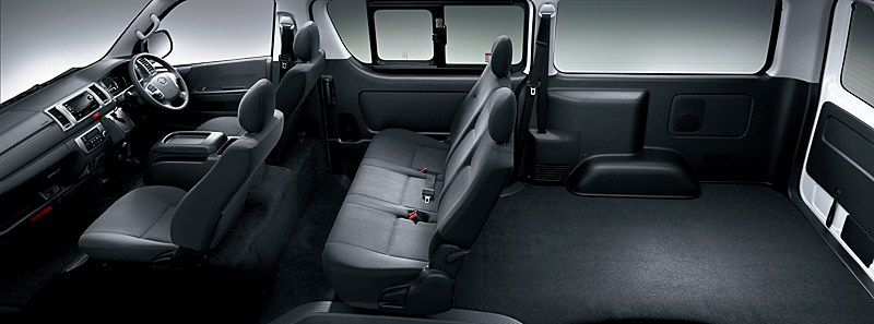 ハイエース バンのスーパーGL、標準ボディ、ディーゼルエンジン搭載車のインテリアイメージ