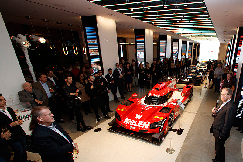 施設内にはレース車両の展示も