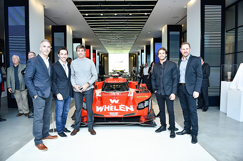 施設内にはレース車両の展示も