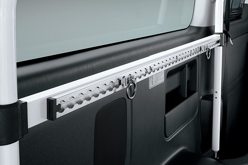 販売店装着オプションの「カーゴレールASSY」