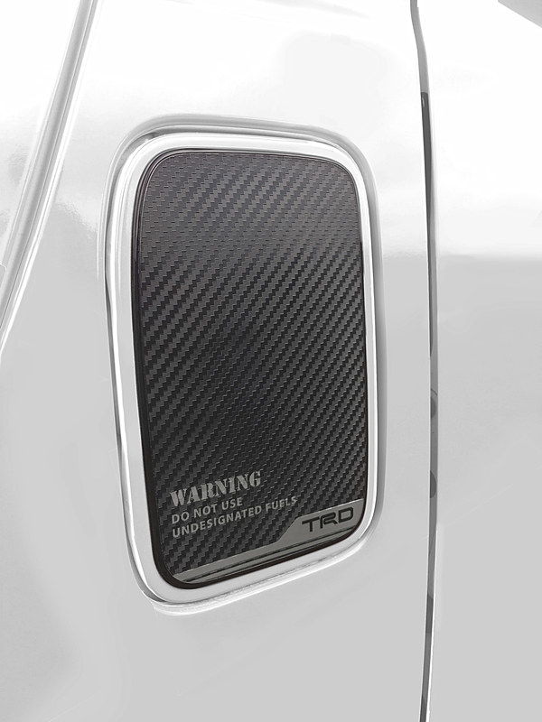 TRD フューエルガーニッシュ：2800円（税別）