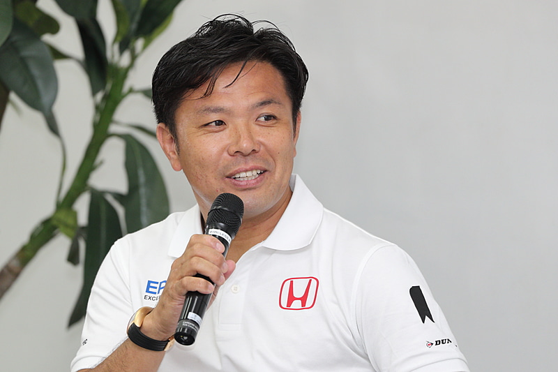 64号車のドライバー 松浦孝亮選手