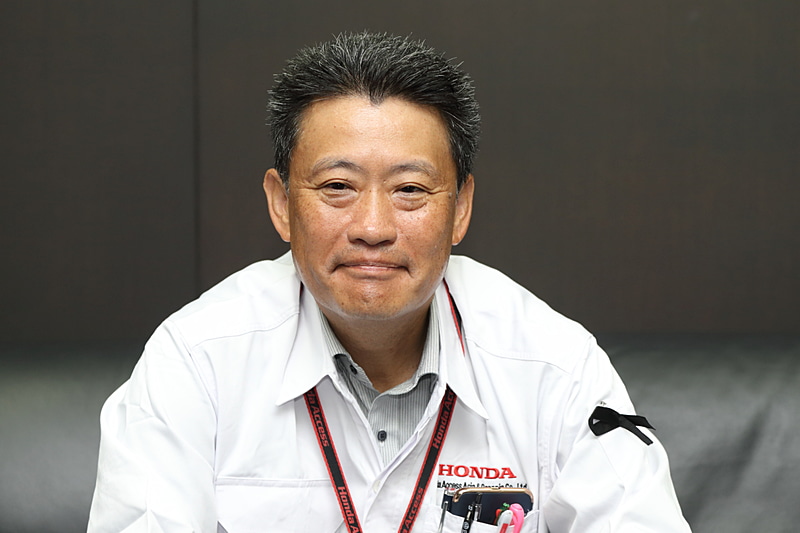 タイや周辺地域のカーナビに関するニーズの違いについて説明する吉野氏