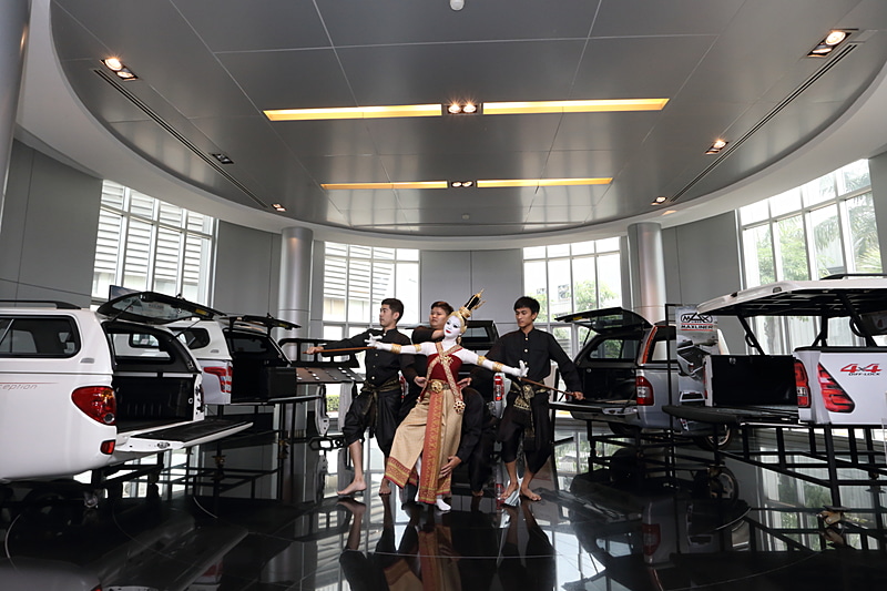 次に登場したのは等身大の人形