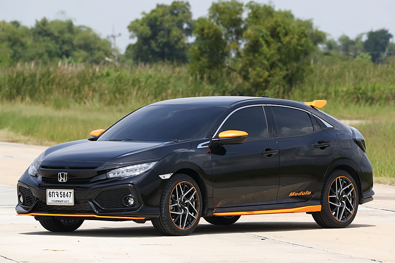 Moduloのアクセサリーを装着した「Civic Hatchback 1.5 Turbo」