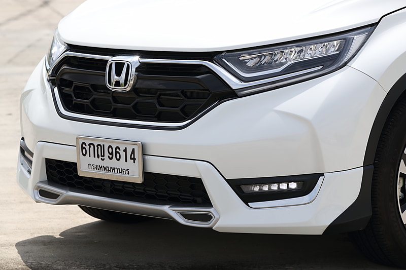 フロントグリル、フロントエアロバンパー、LEDフォグランプなど