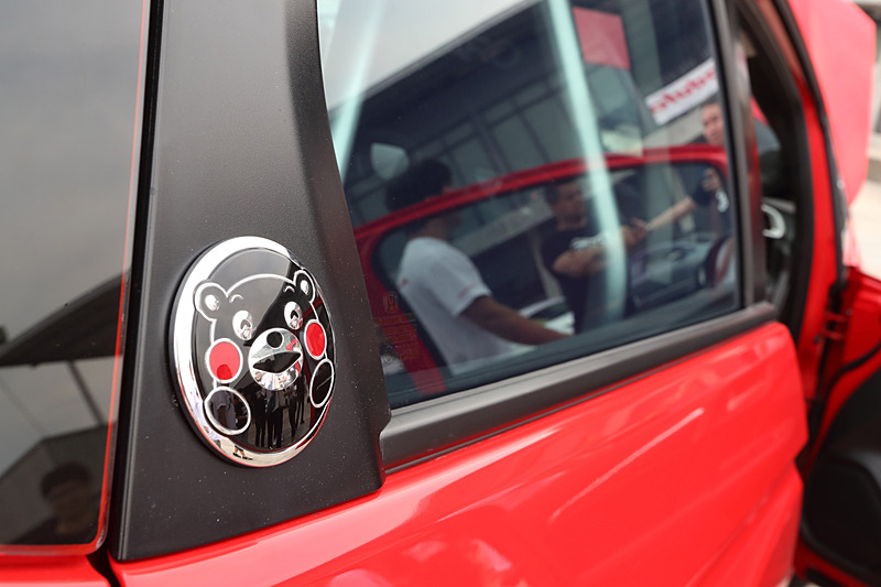 イベントに参加した車両のなかには、思わずホンダアクセスのスタッフらも注目してしまうレアな改造を施したものも。エンジン載せ換え、ロールケージ装備、ホイール等の車種流用など、オーナーによると改造費は1000万円相当になるという