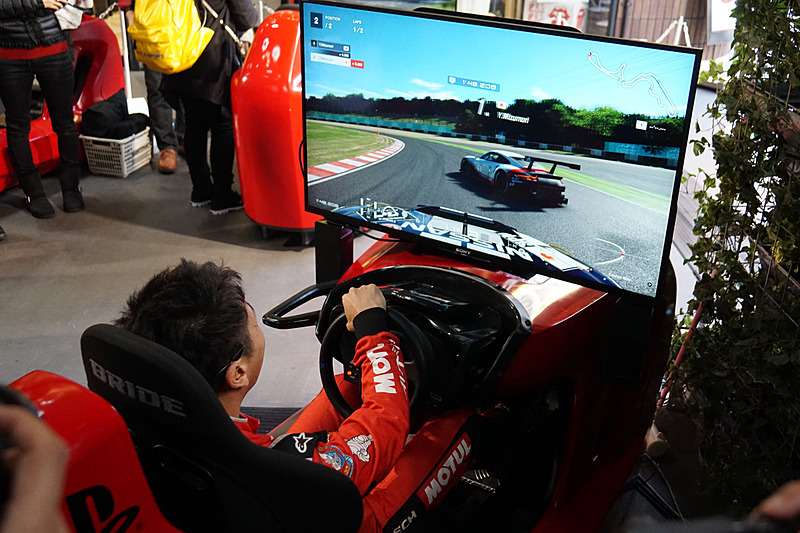 2周で行なわれたバトルは、松田選手による余裕の走りでバトルを制した