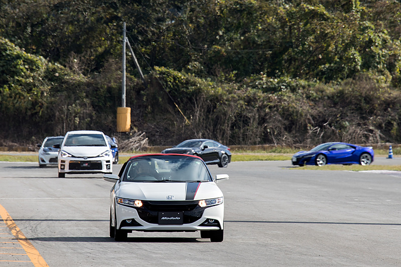 午前1回、午後2回の計3回が用意されていたものの、各回での抽選開始時には長蛇の列となったスポーツカーエクスペリエンス