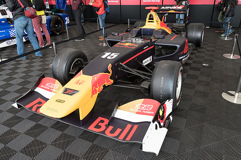 2017年のスーパーフォーミュラでランキング2位を獲得したピエール・ガスリー選手の15号車