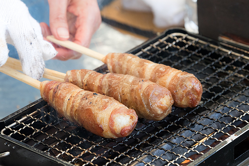 イベントと言えばグルメ。唐揚げや肉巻きおにぎり、熊本名物の辛子レンコンなど多彩なメニューが並んだ。天気に恵まれたこともあり、イベント終了前に完売となったお店も多かったようだ