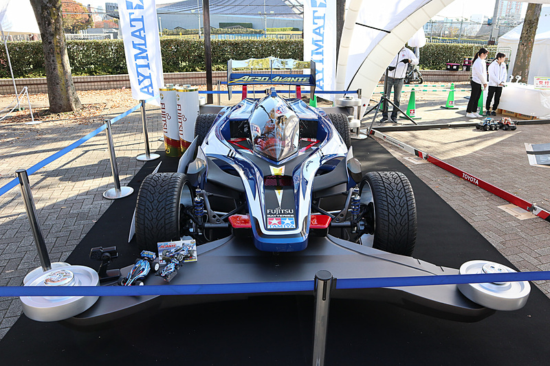 「1/1ミニ四駆実車化プロジェクト」で製作した実車版ミニ四駆「エアロ アバンテ」