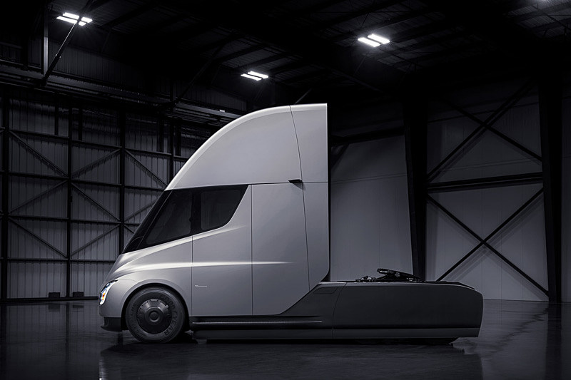 テスラ セミは2019年生産開始