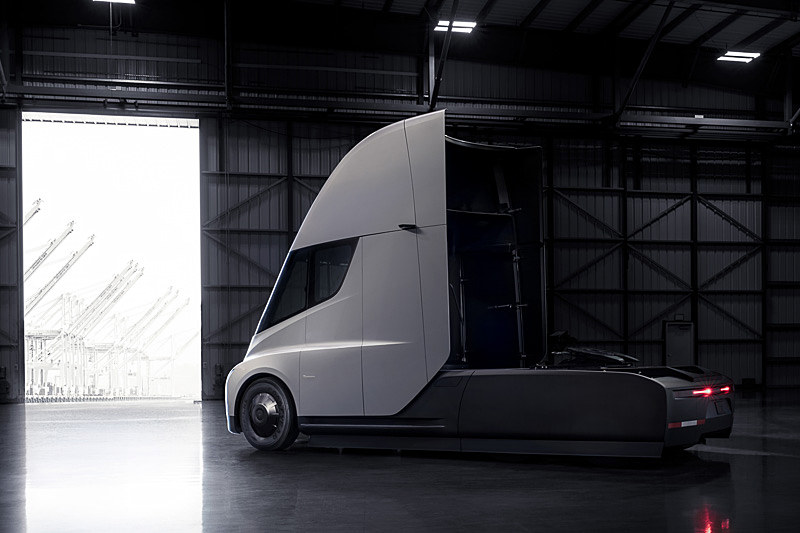 テスラ セミは2019年生産開始